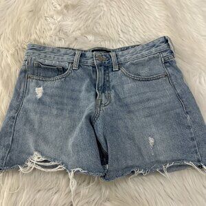 Lucky Brand womens light wash boyfriend short 4 / 27 cut off